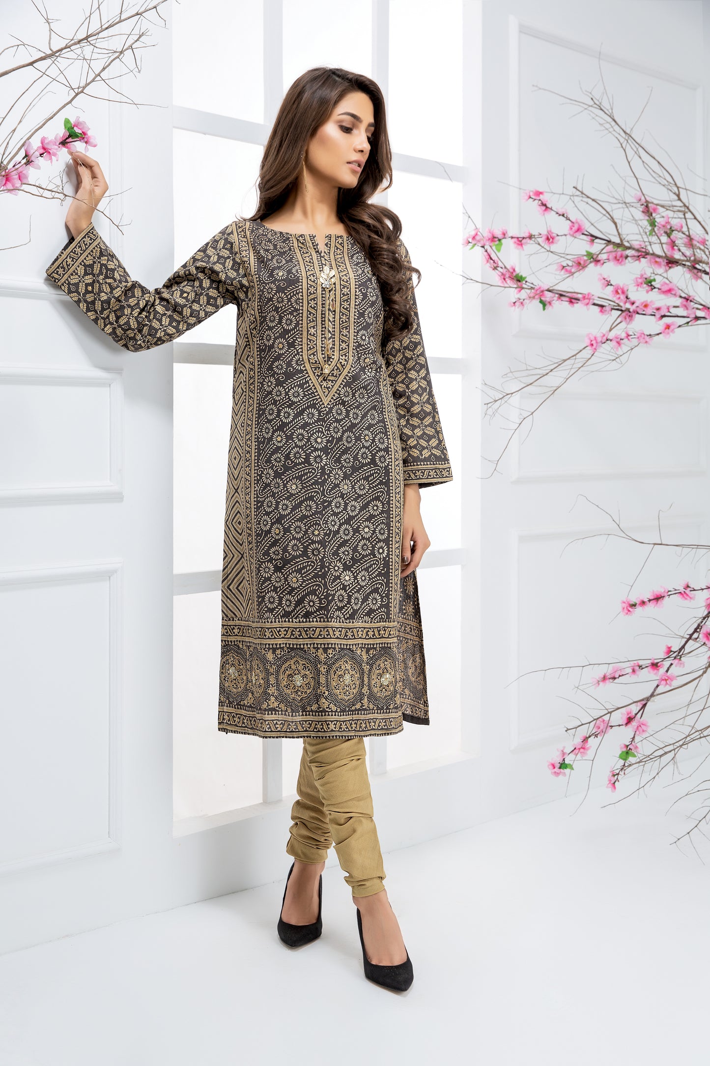 ROYAL TAUPE