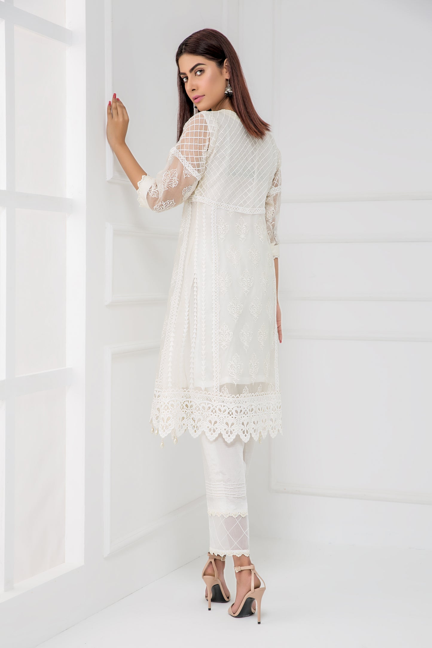 WHITE AURA